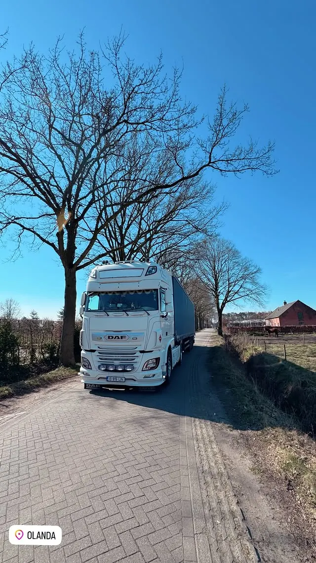 Camion DAF în traseu